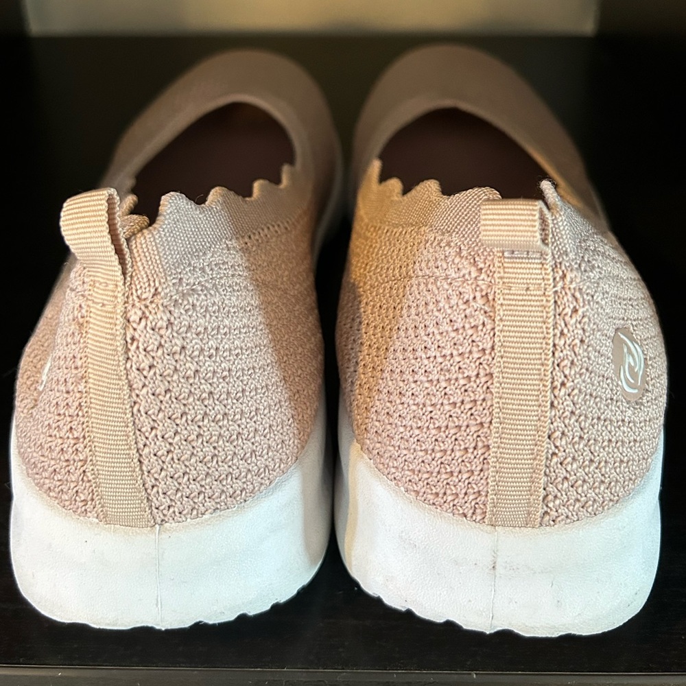 Inhale and exhale slip on walkers - Picture 4 of 5